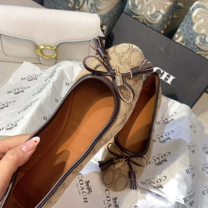 Women flat shoes ,size 35-40 ,with box,SS50-995-997