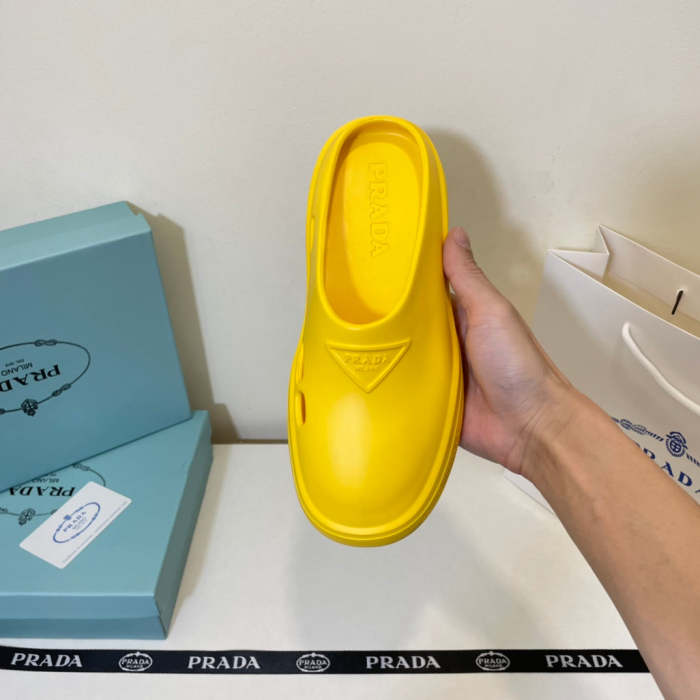 Flat sandals slippers , size 35-40 ,with box, SS50-1004-1006