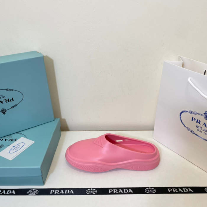 Flat sandals slippers , size 35-40 ,with box, SS50-1004-1006