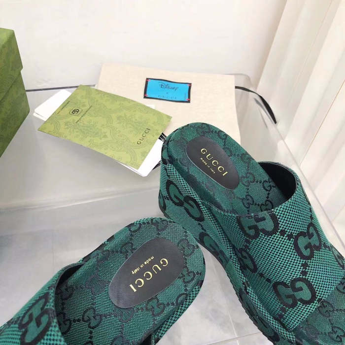 2022 new slippers,size 35-44,with box , SS70-1298-1303