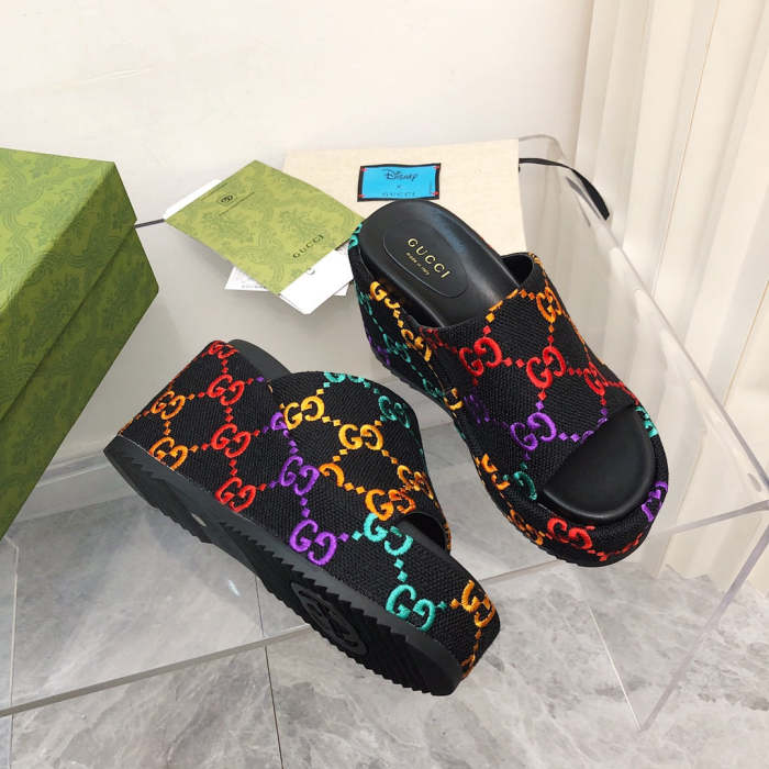 2022 new slippers,size 35-44,with box , SS70-1298-1303