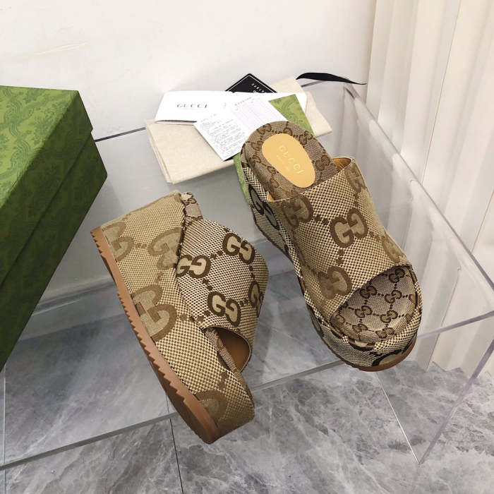 2022 new slippers,size 35-44,with box , SS70-1298-1303