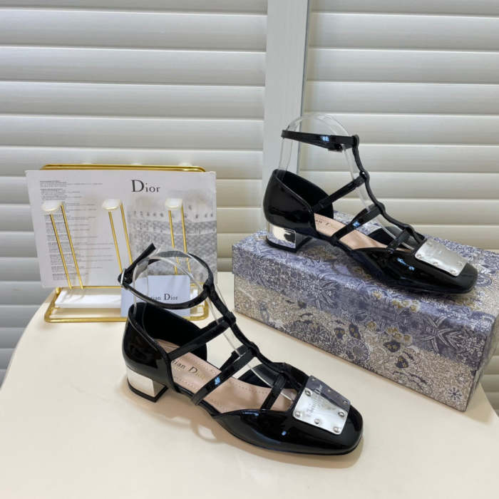 2022 new slippers,size 34-40,with box , SS70-1304