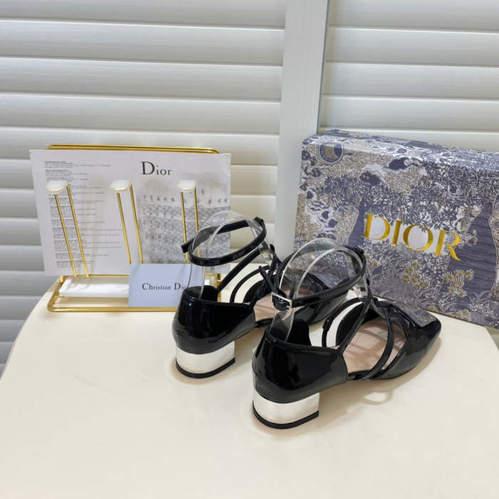 2022 new slippers,size 34-40,with box , SS70-1304