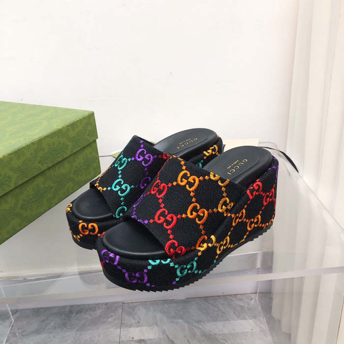 2022 new slippers,size 35-44,with box , SS70-1298-1303