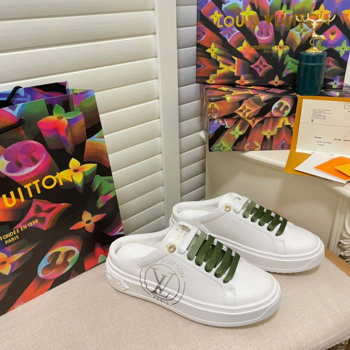 women flat sneakers shoes, size 35-41 with box , SS70-1328-1331