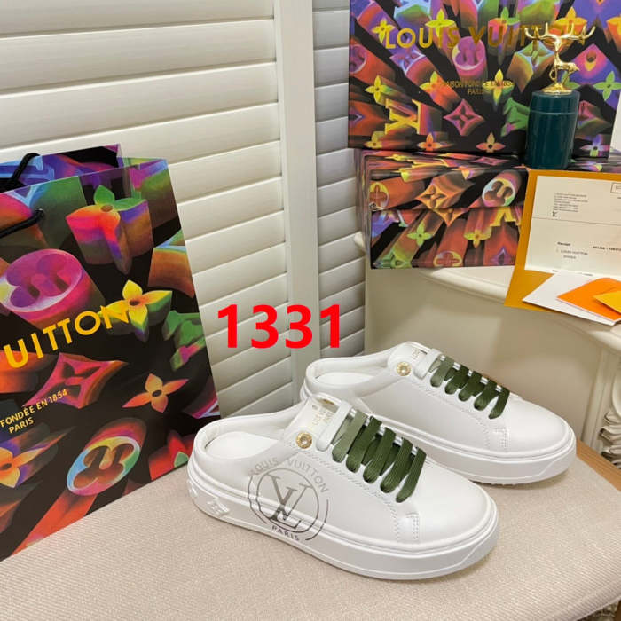 women flat sneakers shoes, size 35-41 with box , SS70-1328-1331
