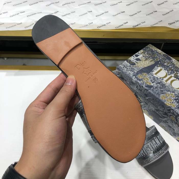 Flat leather sandals slippers , size 34-42 ,with box, SS60-1536-1540