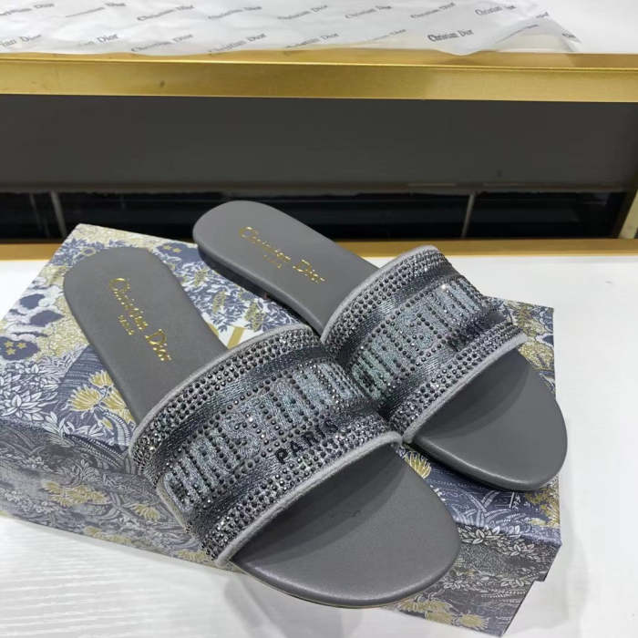 Flat leather sandals slippers , size 34-42 ,with box, SS60-1536-1540