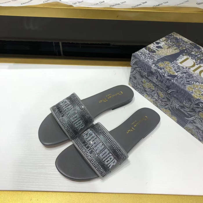Flat leather sandals slippers , size 34-42 ,with box, SS60-1536-1540