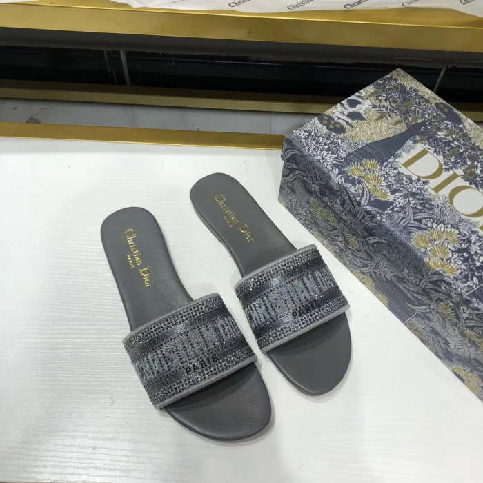 Flat leather sandals slippers , size 34-42 ,with box, SS60-1536-1540