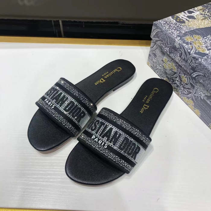 Flat leather sandals slippers , size 34-42 ,with box, SS60-1536-1540