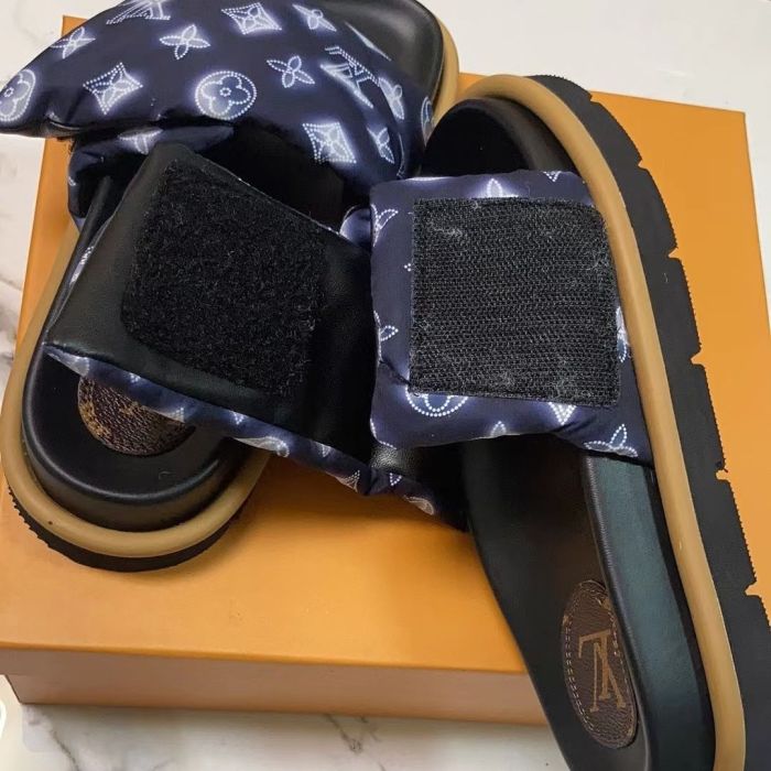 Flat leather sandals slippers , size 34-45 ,with box, SS60-1584