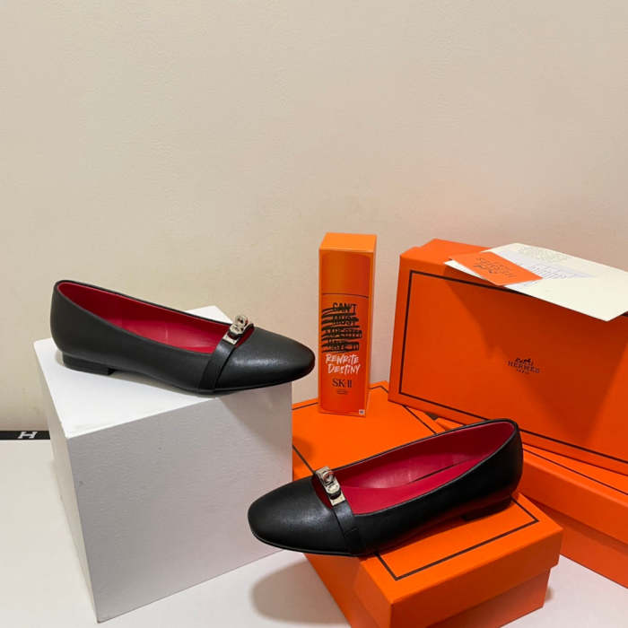 Women flat shoes ,size 35-40 ,with box, SS60-1570-1573
