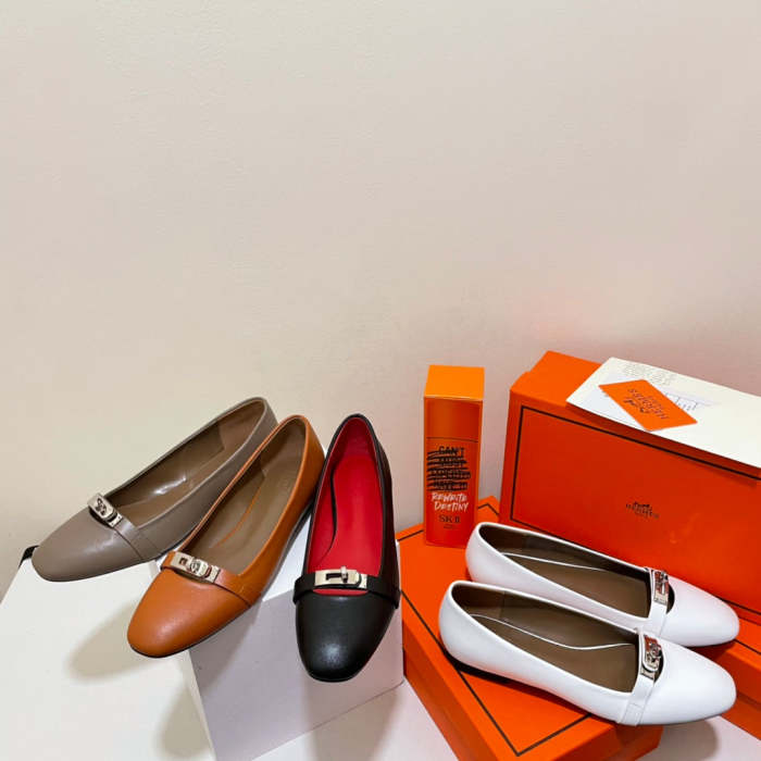 Women flat shoes ,size 35-40 ,with box, SS60-1570-1573