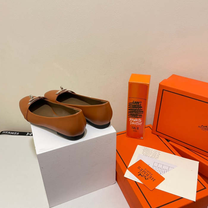 Women flat shoes ,size 35-40 ,with box, SS60-1570-1573