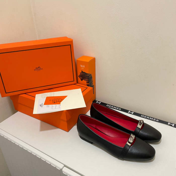 Women flat shoes ,size 35-40 ,with box, SS60-1570-1573