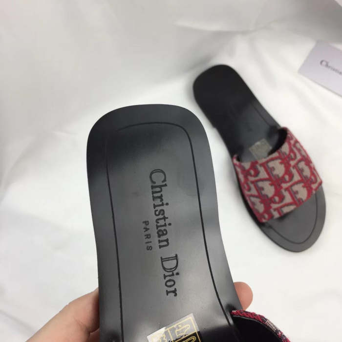 Flat leather sandals slippers , size 34-42 ,with box, SS50-1029-1032