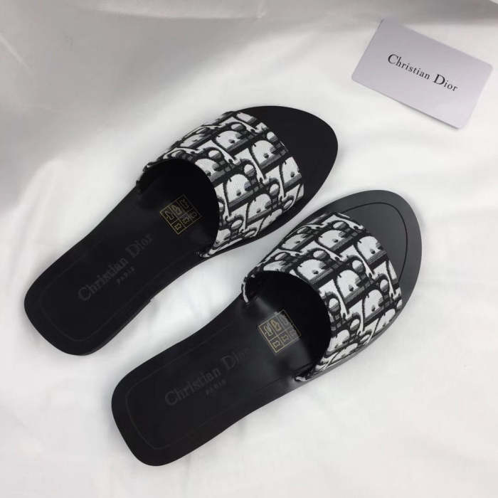 Flat leather sandals slippers , size 34-42 ,with box, SS50-1029-1032