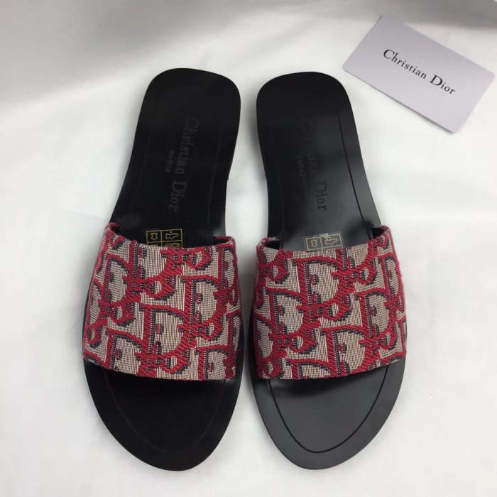 Flat leather sandals slippers , size 34-42 ,with box, SS50-1029-1032