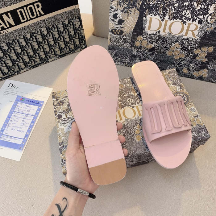Flat leather sandals slippers , size 34-42 ,with box, SS50-1022