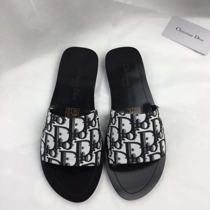 Flat leather sandals slippers , size 34-42 ,with box, SS50-1029-1032