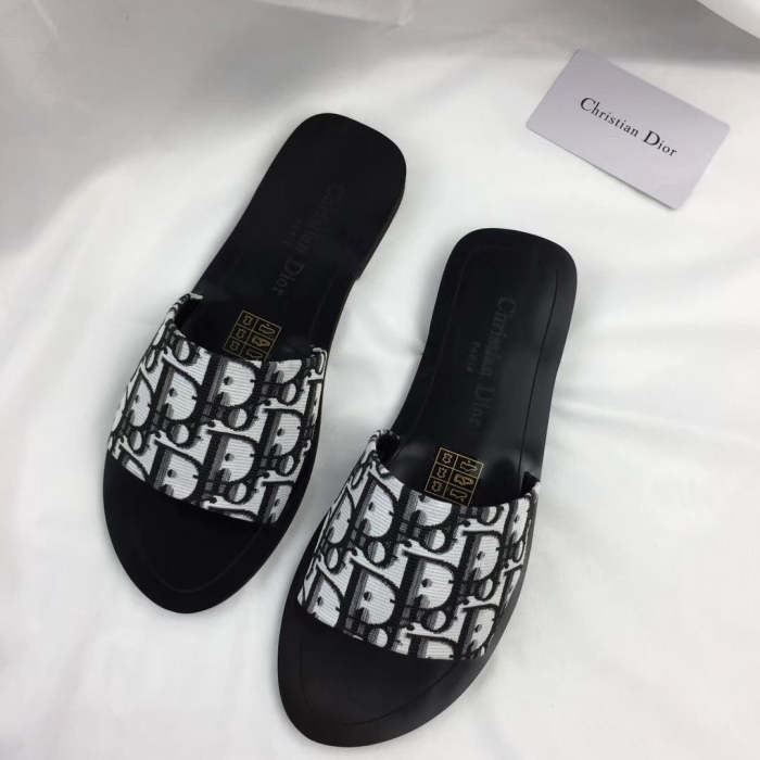 Flat leather sandals slippers , size 34-42 ,with box, SS50-1029-1032