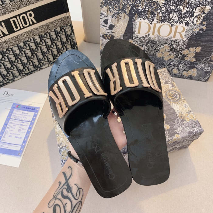 Flat leather sandals slippers , size 34-42 ,with box, SS50-1020