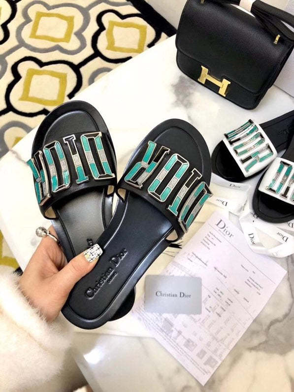 Flat leather sandals slippers , size 34-42 ,with box, SS50-1027