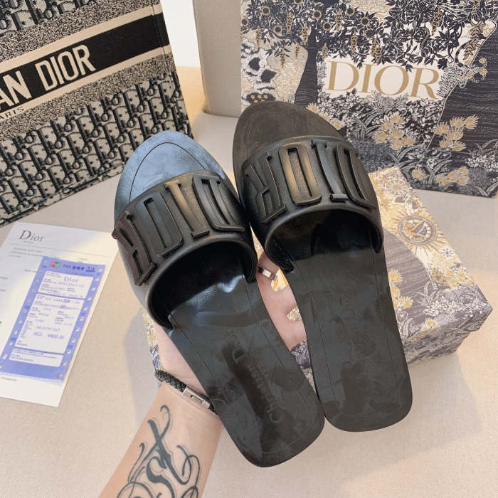 Flat leather sandals slippers , size 34-42 ,with box, SS50-1024