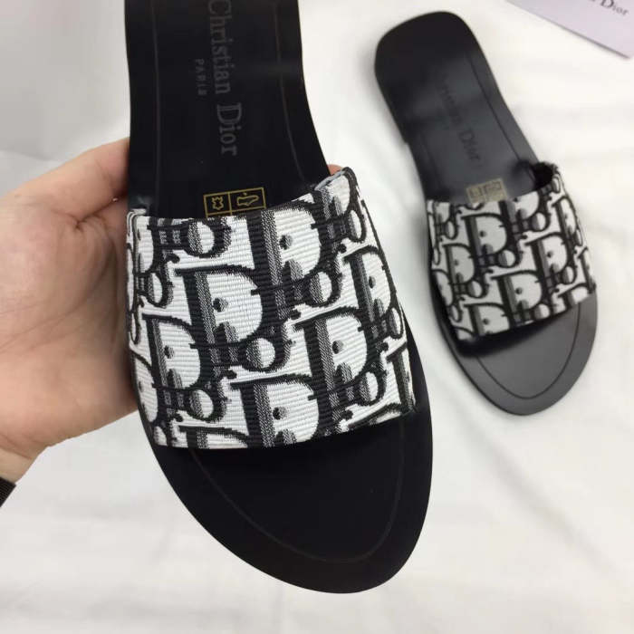 Flat leather sandals slippers , size 34-42 ,with box, SS50-1029-1032