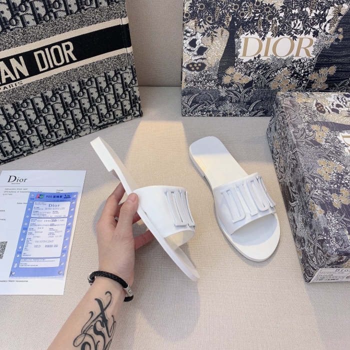 Flat leather sandals slippers , size 34-42 ,with box, SS50-1026