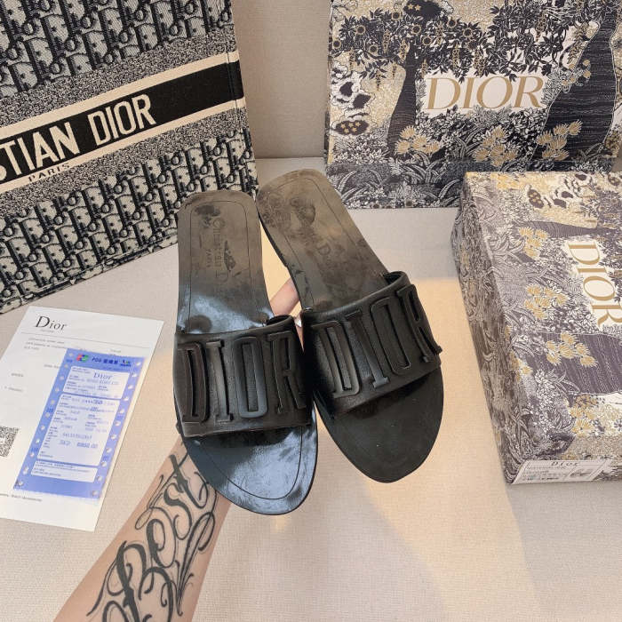 Flat leather sandals slippers , size 34-42 ,with box, SS50-1024