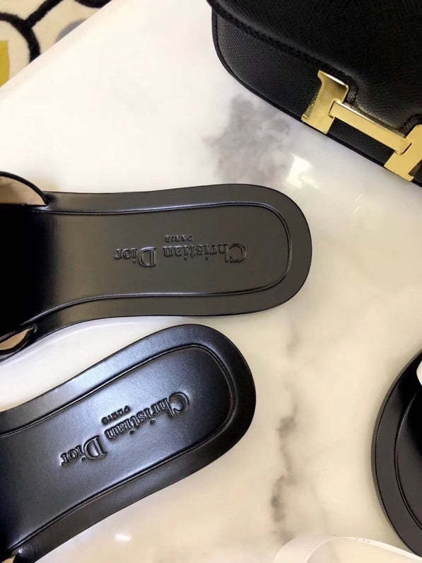 Flat leather sandals slippers , size 34-42 ,with box, SS50-1027