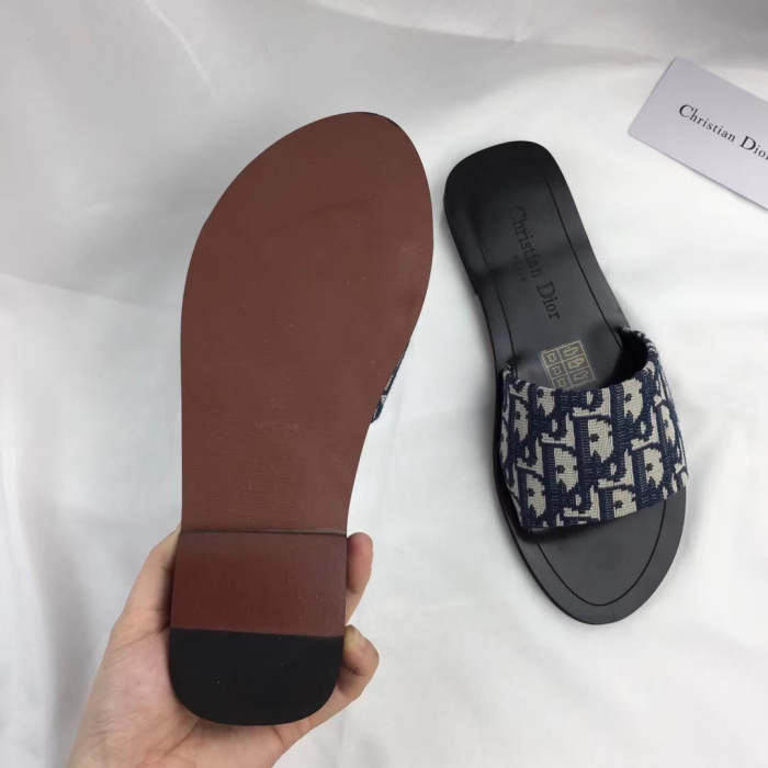 Flat leather sandals slippers , size 34-42 ,with box, SS50-1029-1032