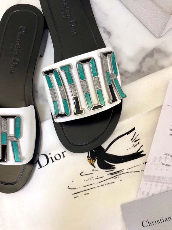 Flat leather sandals slippers , size 34-42 ,with box, SS50-1028
