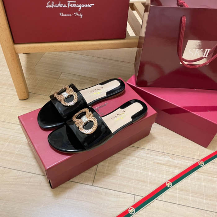 Flat leather sandals slippers , size 35-42 ,with box, SS50-1011-1019