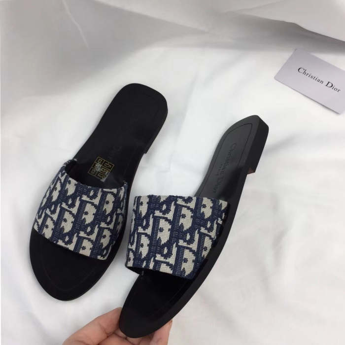 Flat leather sandals slippers , size 34-42 ,with box, SS50-1029-1032