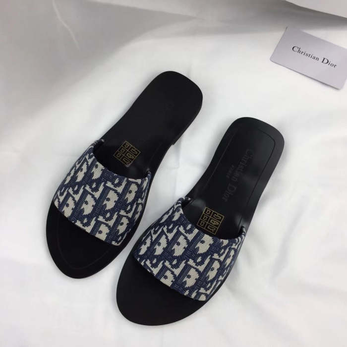 Flat leather sandals slippers , size 34-42 ,with box, SS50-1029-1032