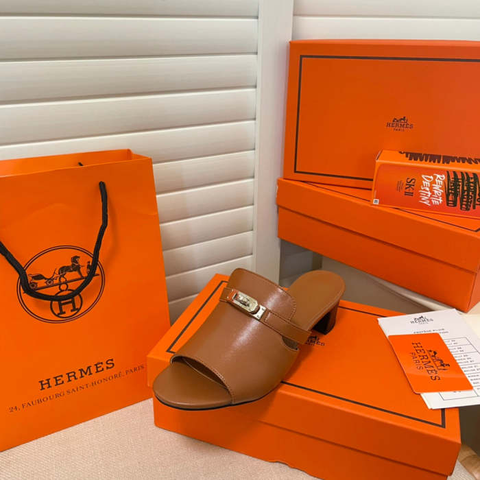 Women leather sandals slippers , size 35-42 ,with box, SS60-1601-1603