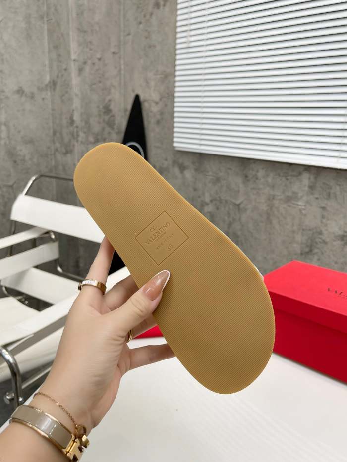 Flat leather sandals slippers , size 35-41 ,with box, SS60-1634-1637