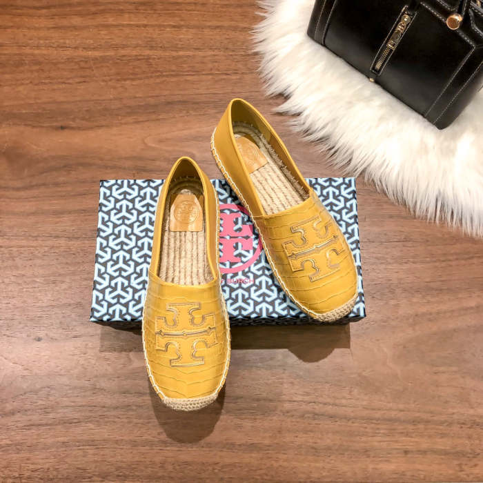 Women flat shoes ,size 35-40 ,with box, SS60-1604-1605