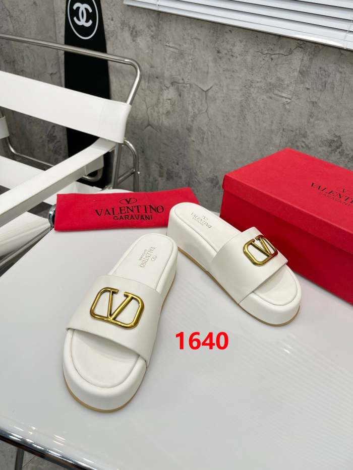 Flat leather sandals slippers , size 35-41 ,with box, SS60-1638-1642
