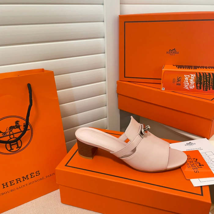Women leather sandals slippers , size 35-42 ,with box, SS60-1601-1603