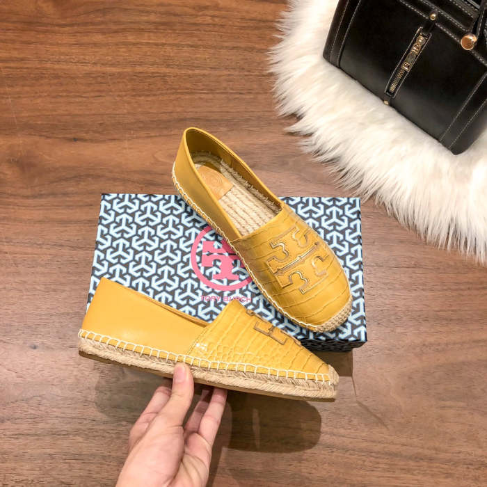 Women flat shoes ,size 35-40 ,with box, SS60-1604-1605