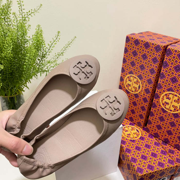 Women flat shoes ,size 35-40 ,with box, SS60-1606-1615