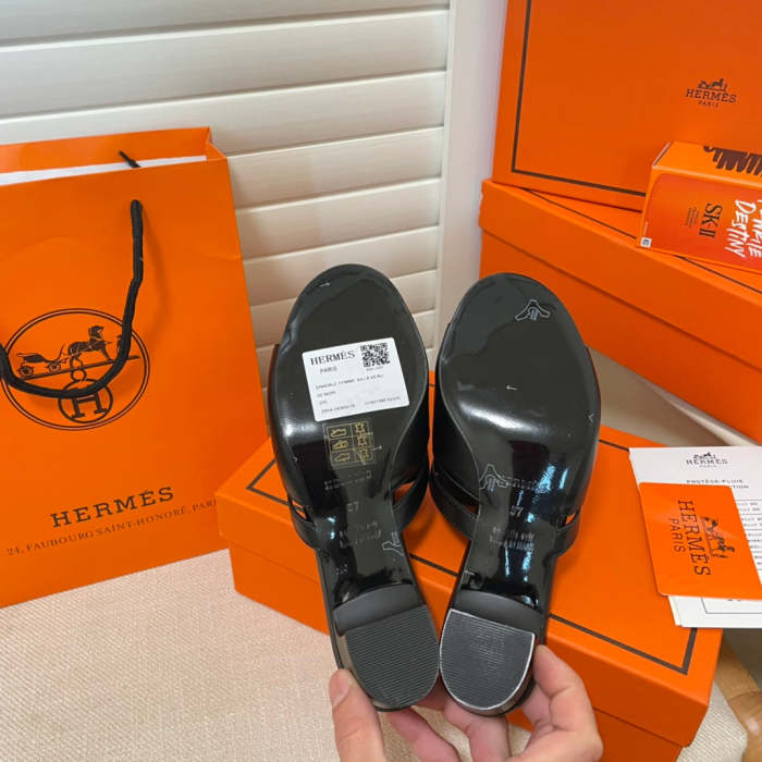 Women leather sandals slippers , size 35-42 ,with box, SS60-1601-1603