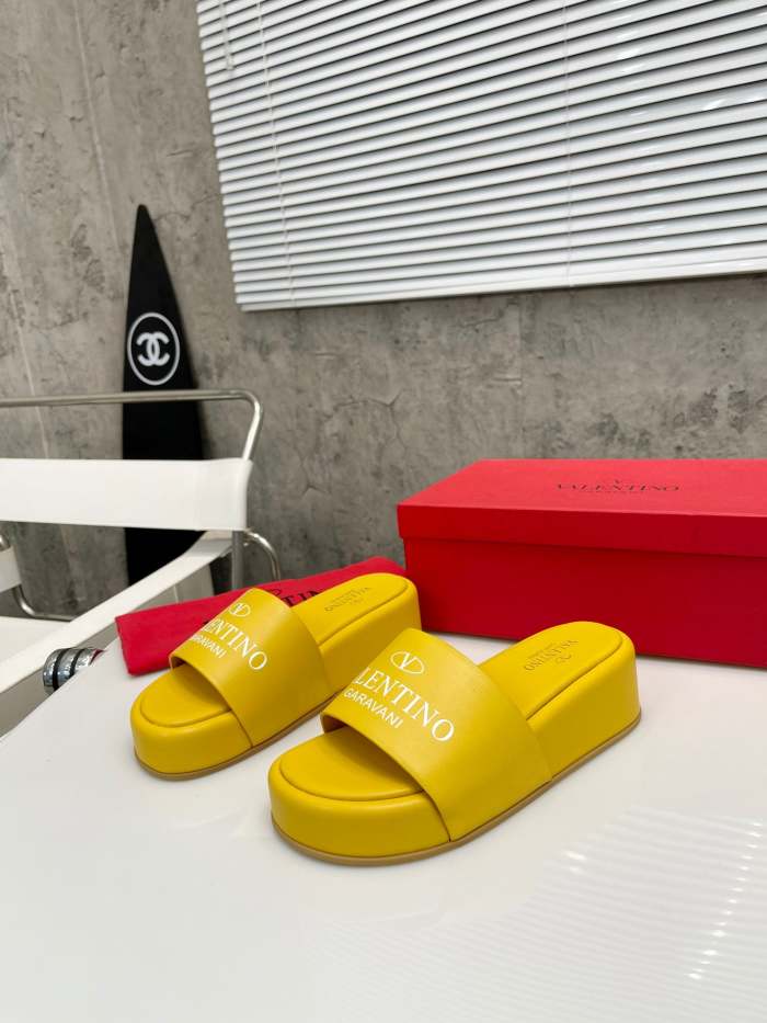 Flat leather sandals slippers , size 35-41 ,with box, SS60-1634-1637