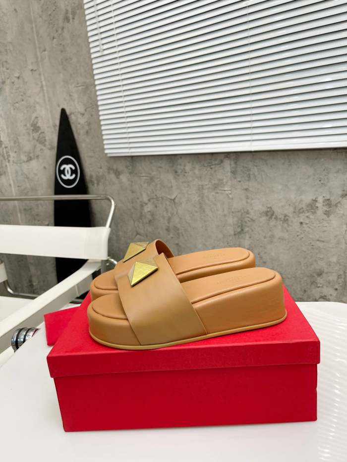 Flat leather sandals slippers , size 35-41 ,with box, SS60-1630-1633