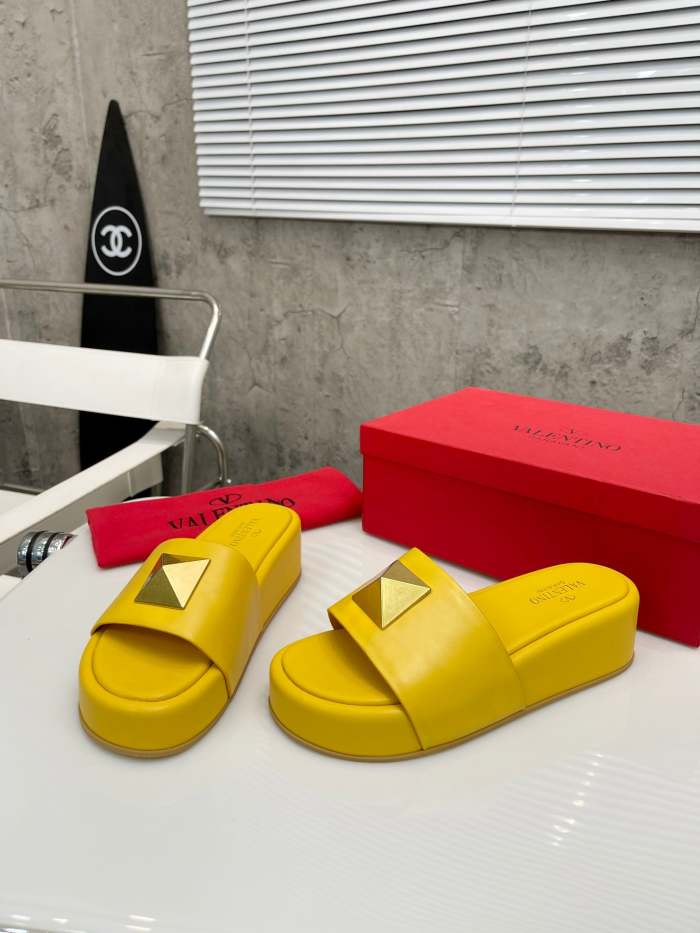 Flat leather sandals slippers , size 35-41 ,with box, SS60-1630-1633
